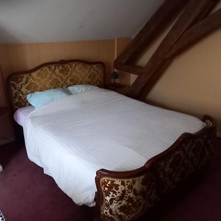 Tromcourt Hotell Couvin Exteriör bild