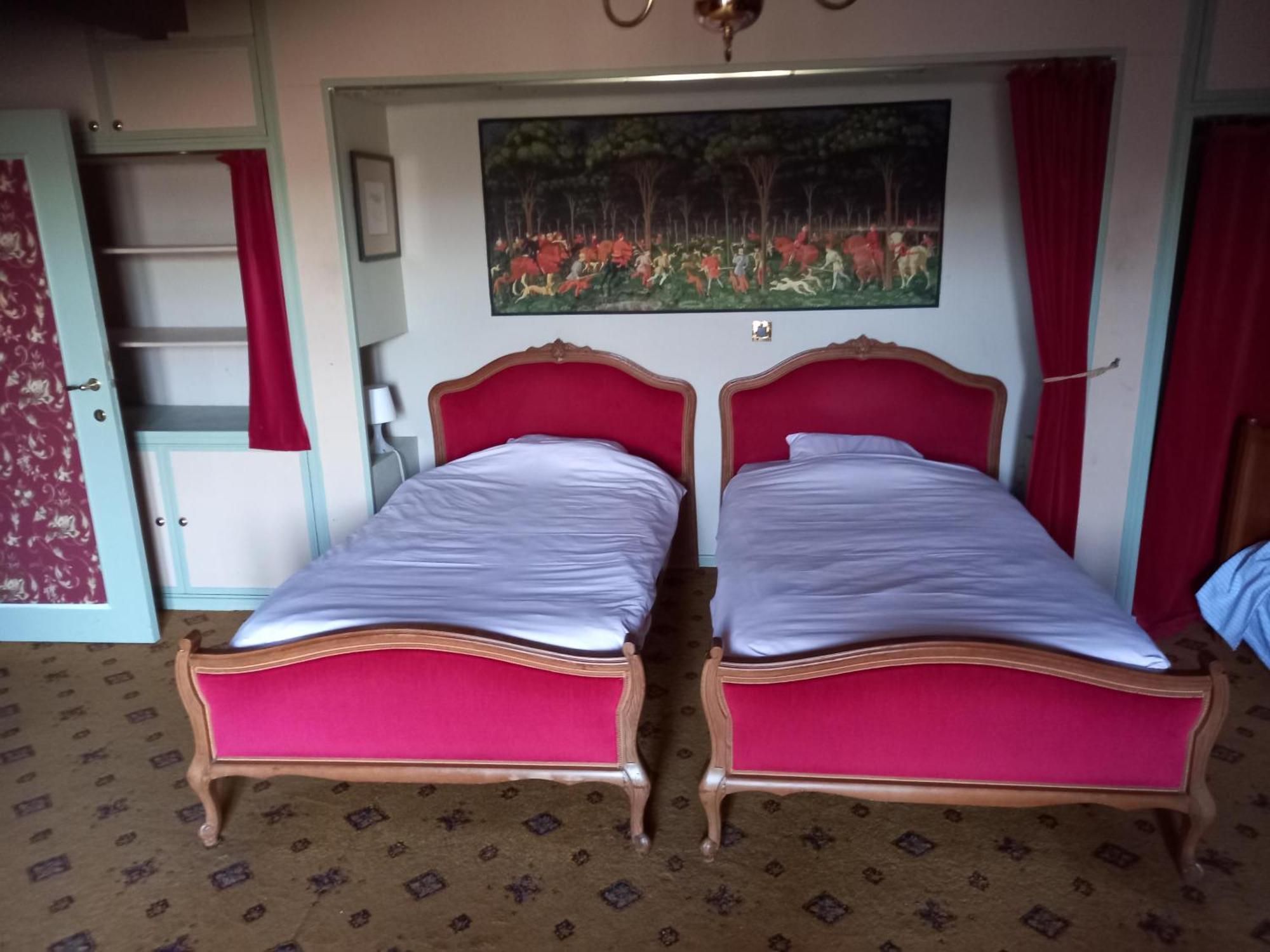 Tromcourt Hotell Couvin Exteriör bild